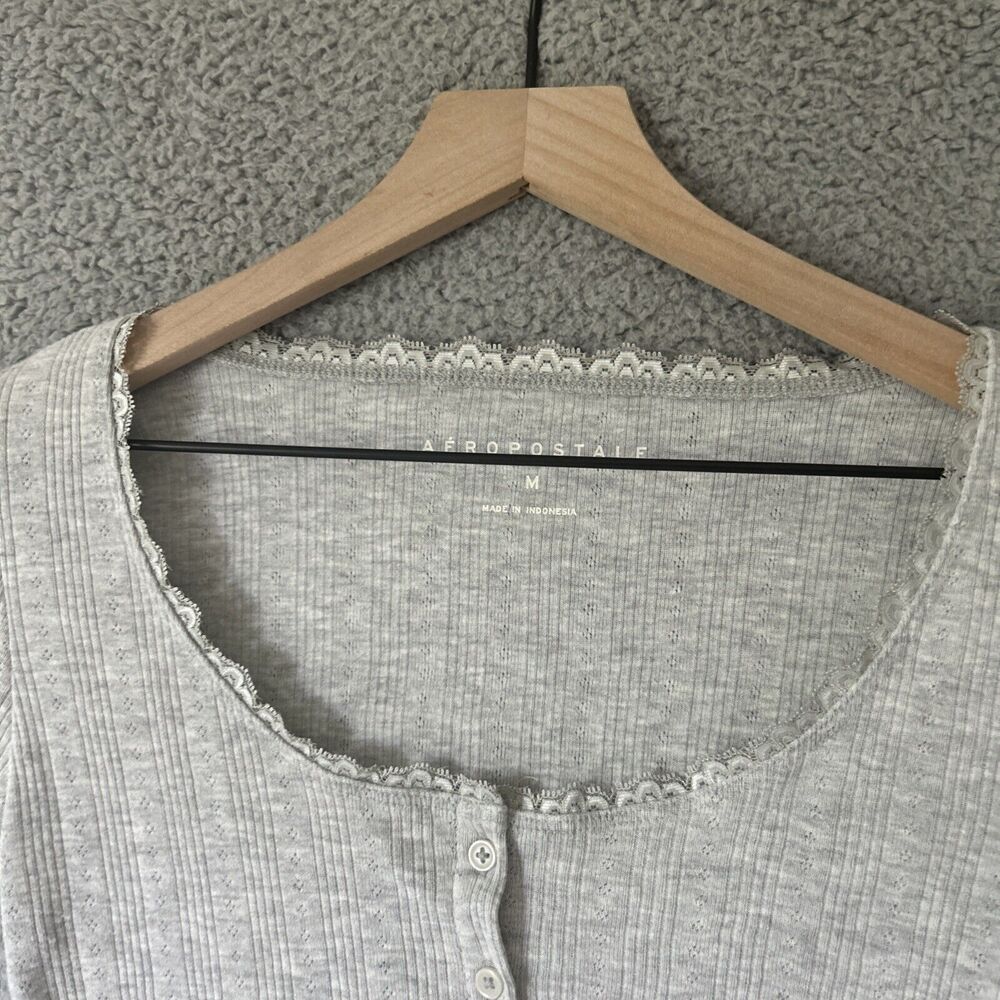 AEROPOSTALE Crop Baby Tee Medium Gray Ruffle Lace Button Up Kidcore Country Top - Picture 2 of 11